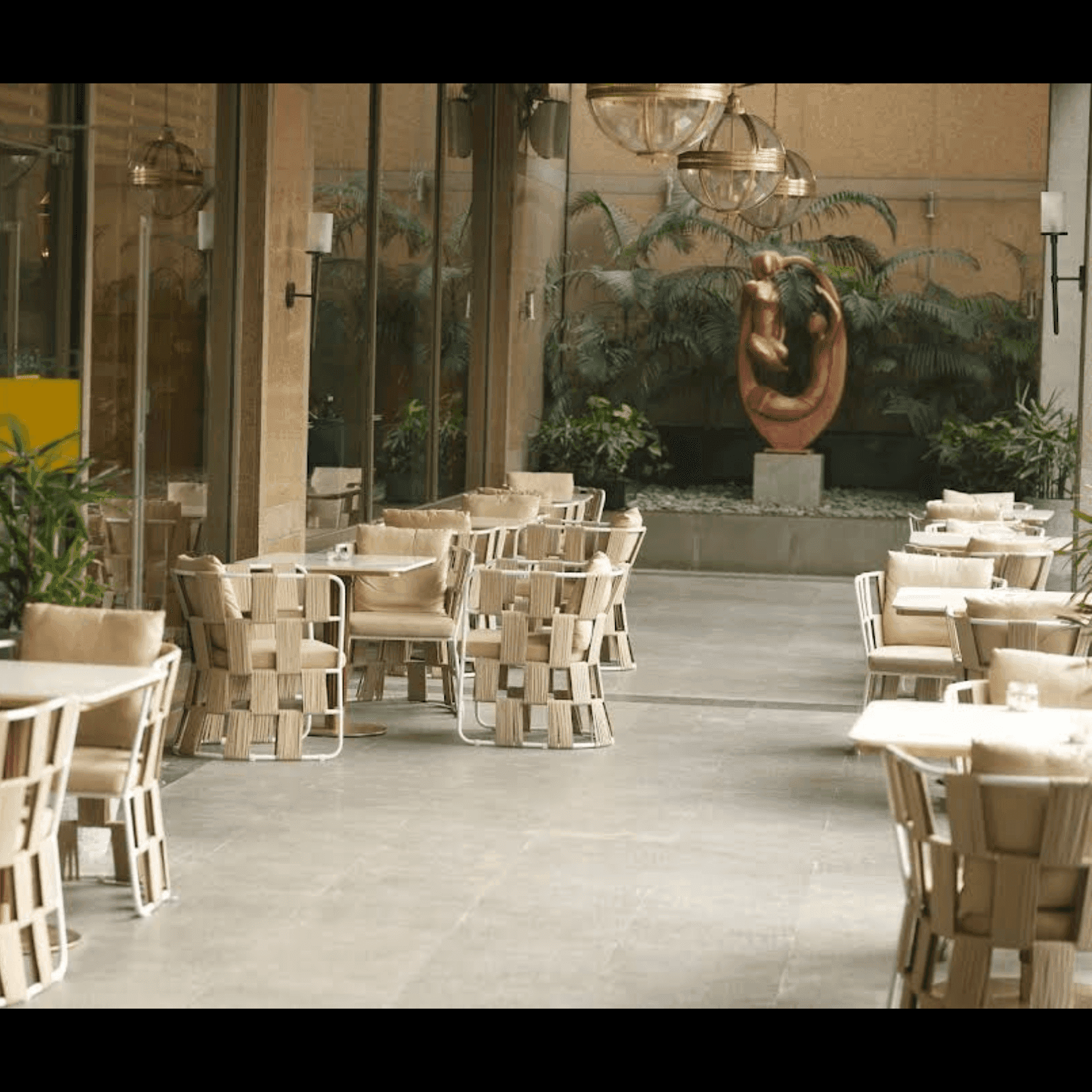 Cafe G - Crowne Plaza Today Gurugram